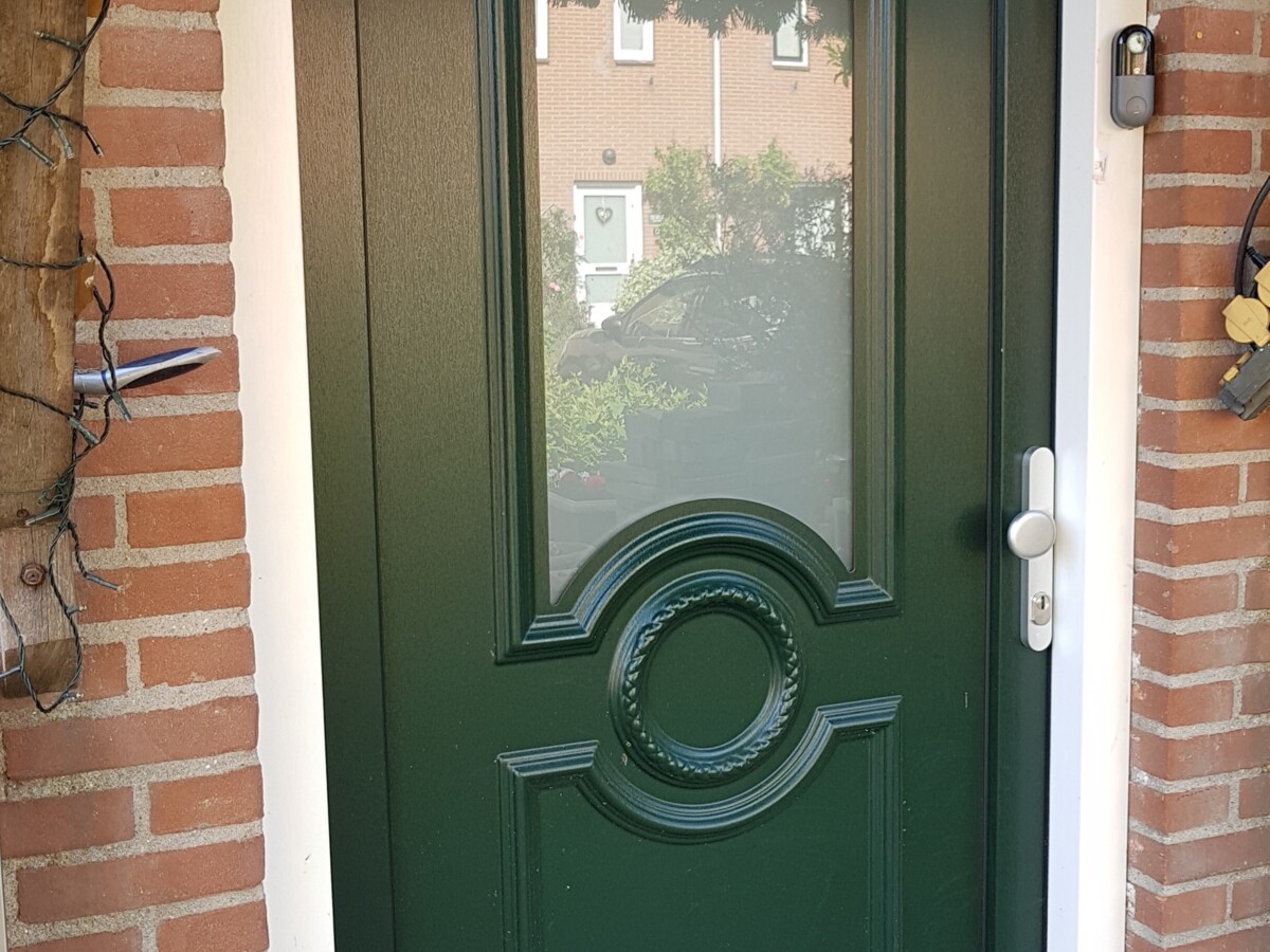 Nieuwe groene voordeur in Mijdrecht Nieuwe groene voordeur in Mijdrecht